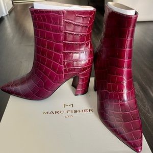 NWB Marc Fisher dark red croc leather size 7